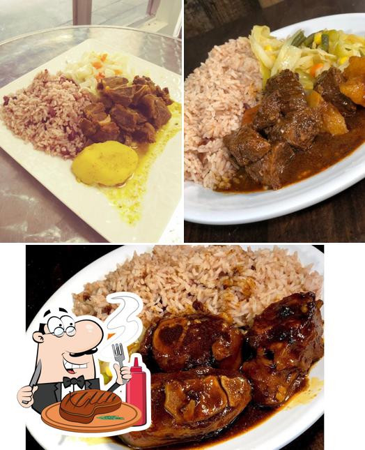 Попробуйте мясные блюда в "Taste Of Jamaica"