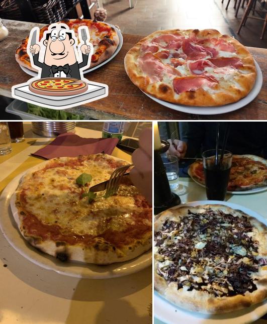 Prova una pizza a Taverna divina commediaMedieval cuisine in comfortable and relaxed surroundings inspired by the great work of the great poet Dante Alighieri.La divine tavern comedy and has three rooms (hell, purgatory and paradise), and the same menu and specificall