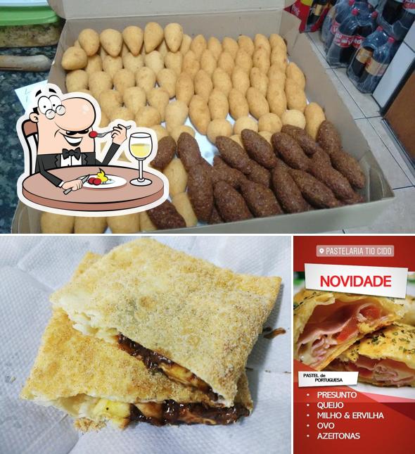 Comida em Pastelaria Tio Cido