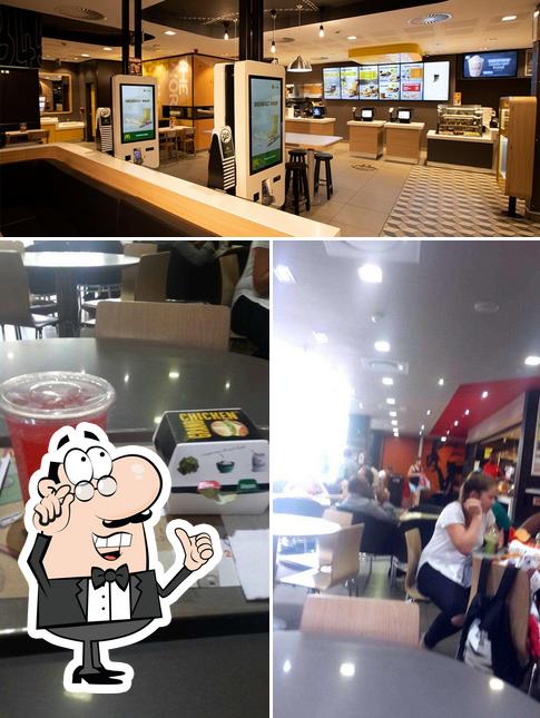 L'intérieur de McDonald's Gateway KZN