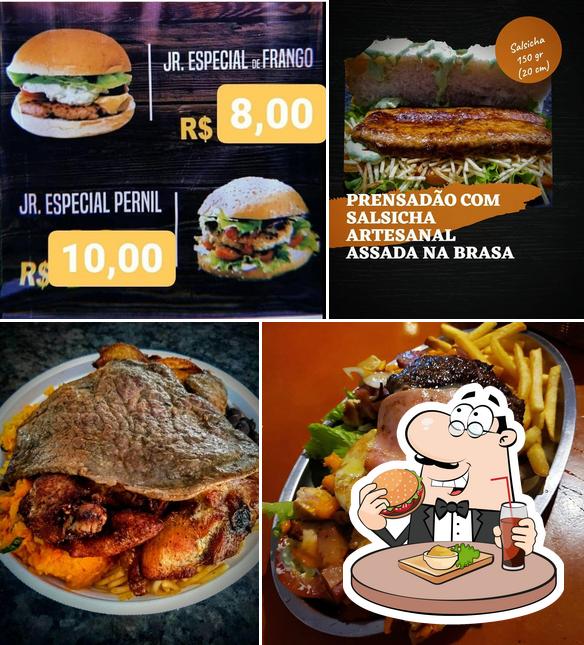 Experimente um hambúrguer no Mister Burguer Hamburgueria e Pizzaria