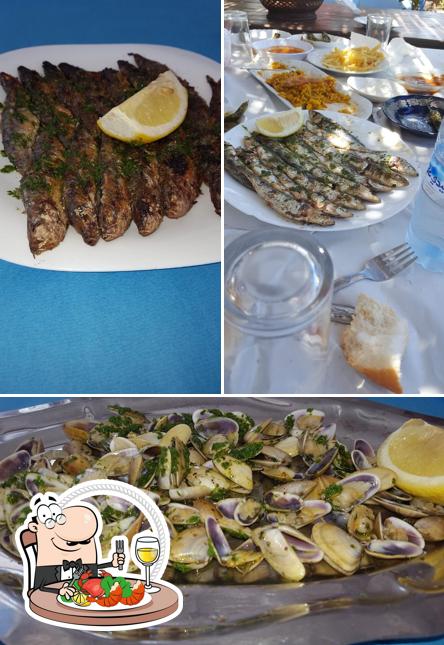 Choisissez de nombreux repas à base de fruits de mer servis par Restaurant BAHIA