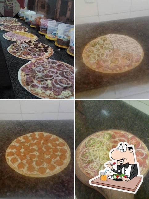 Comida em Pizza na pedra