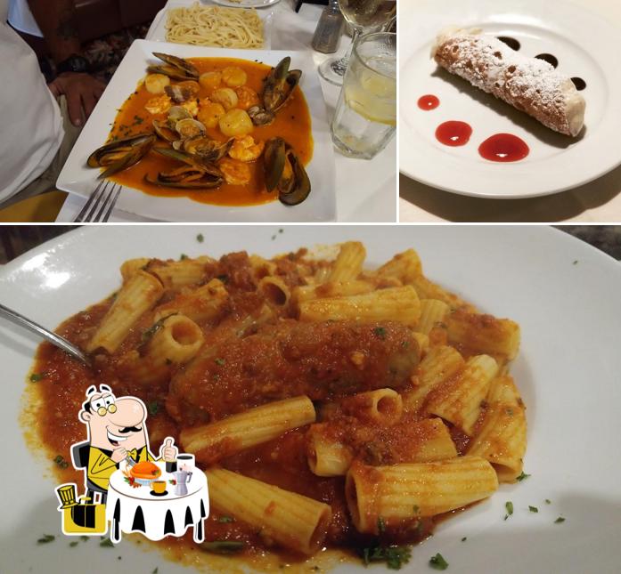 Еда в "Napoli Italian Restaurant"