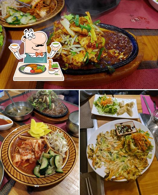 Food at SSAM Restaurant Coréen
