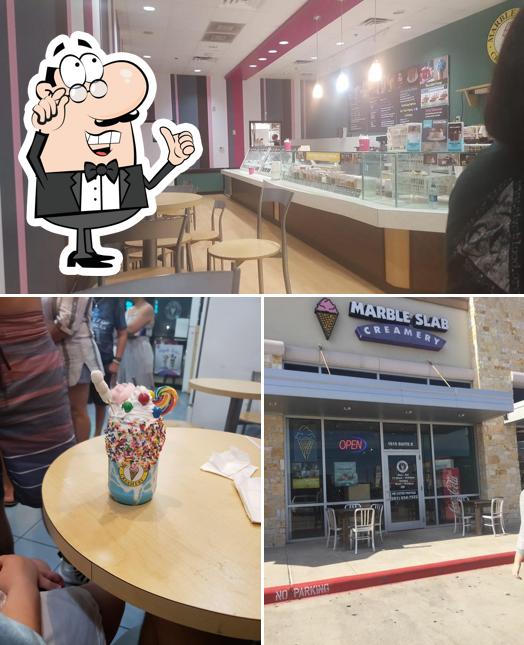 El interior de Marble Slab Creamery