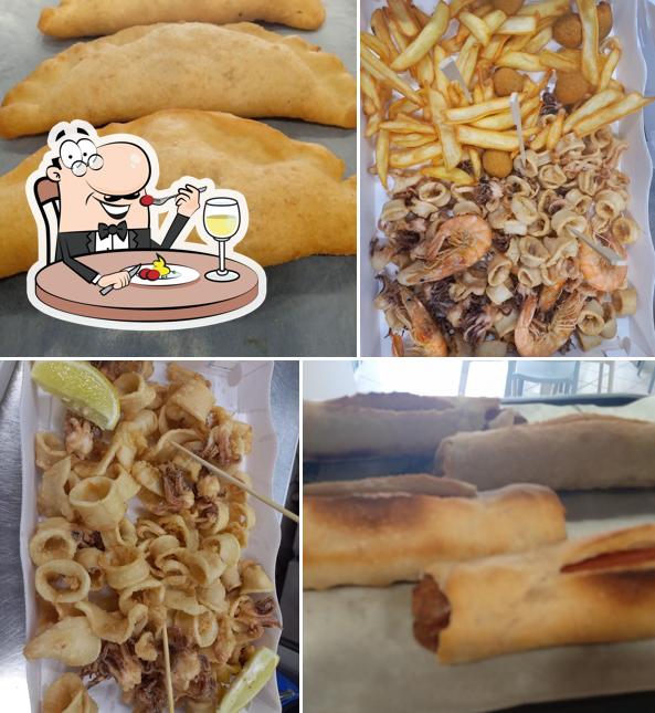 Samosa, panino con maiale stirato e calamari fritti al il Calamaretto