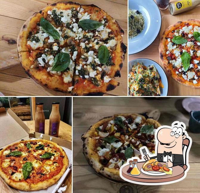 At Cafe From The Tree, you can try pizza