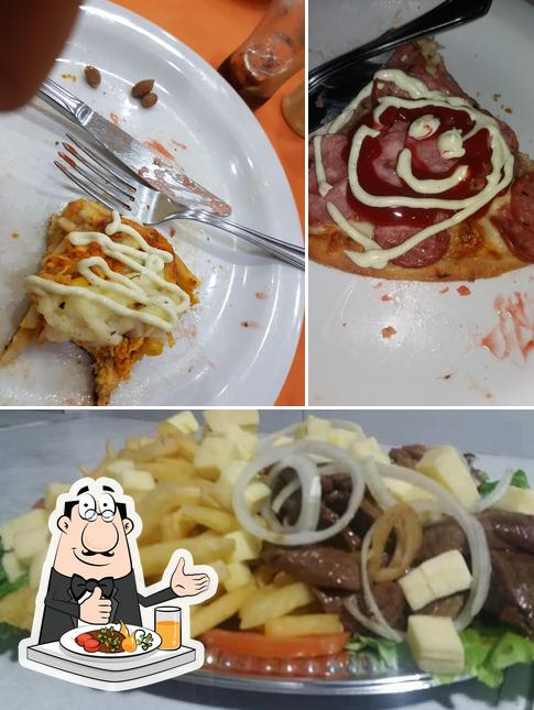 Comida em Pizzaria Do João