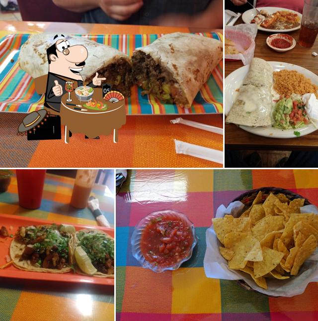 Food at Azteca De Oro