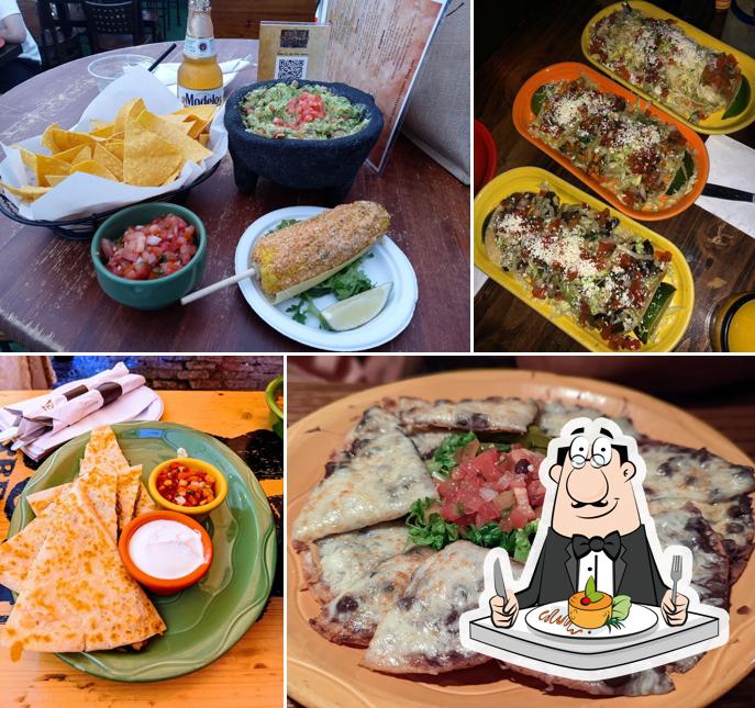 https://img.restaurantguru.com/c557-Mad-Dog-and-Beans-Mexican-Cantina-dishes-3.jpg