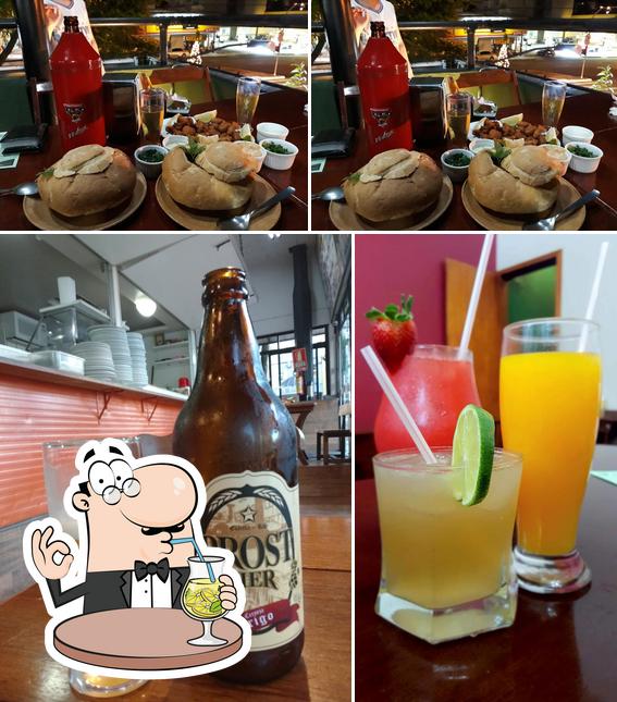Это фотография, где изображены напитки и еда в Kikão