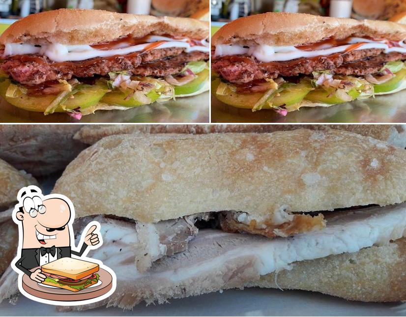 Prenditi un panino a Panini XXL Da Sgrasso