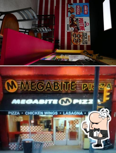 Regarder cette photo de Megabite Pizza Port Coquitlam