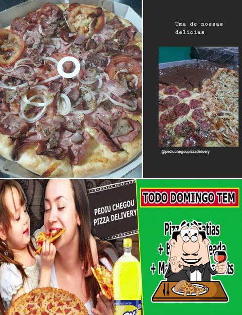 Escolha pizza no Pediu Chegou Pizza Delivery