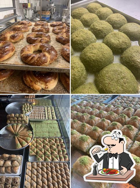 Essen im Aloğlu Bäckerei Simit & Baklava