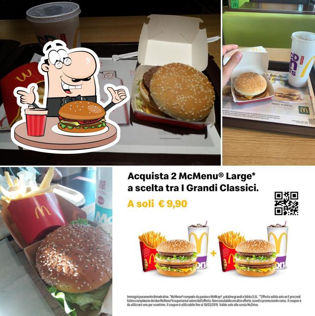 Prenditi un hamburger a McDonald's Caresanablot