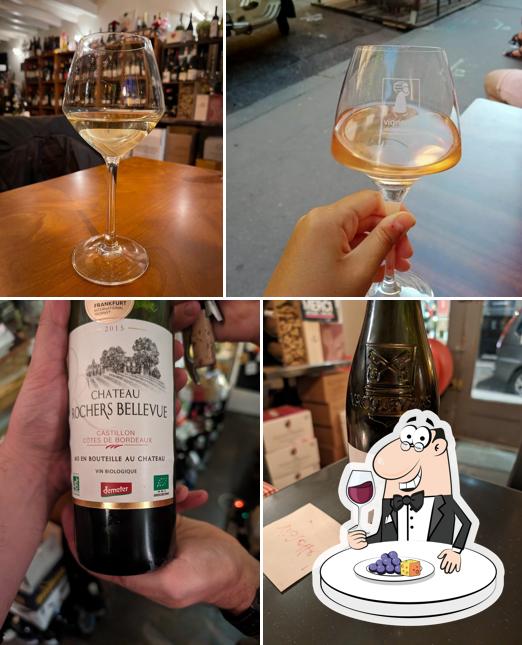 Il est fort sympathique de déguster un verre de vin à La Bouteillerie