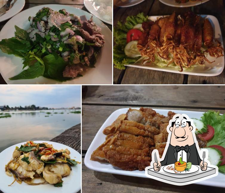 Food at ลาภริเวอร์