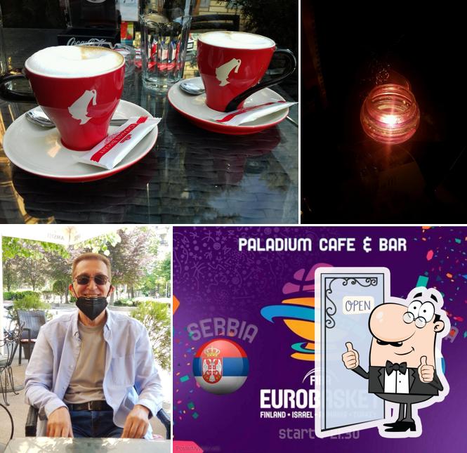 Voici une image de Café Paladium