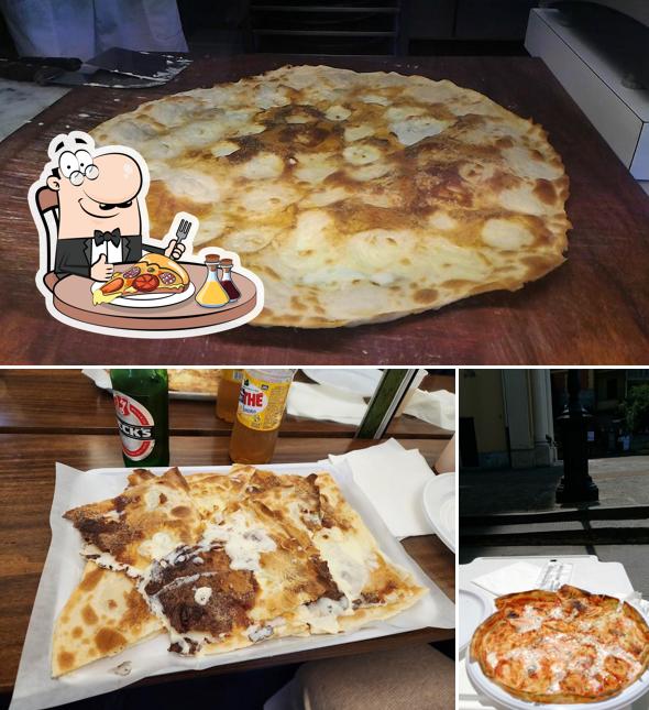 Ordina una pizza a Focaccia In Piazzetta