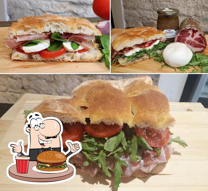 Prenditi un hamburger a Vinaio di San Gimignano