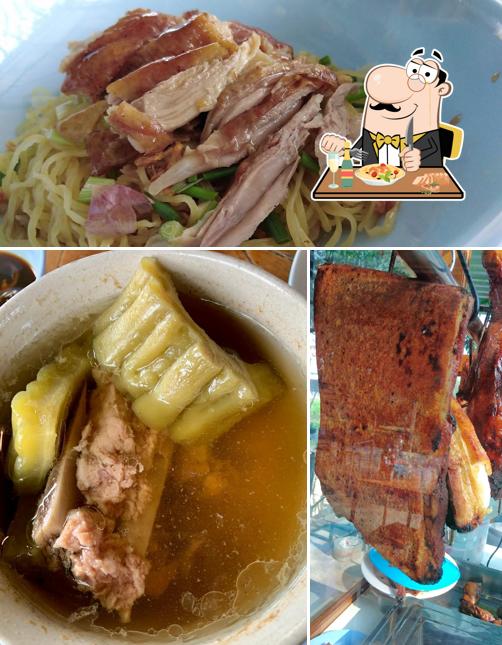 Meals at เป็ดย่างลุงพงษ์