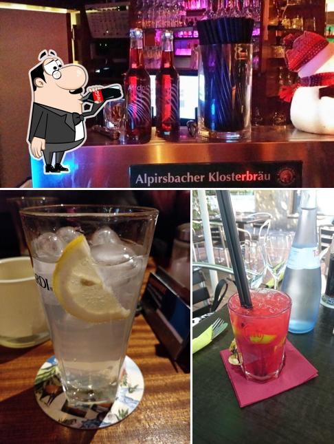 Las fotografías de bebida y barra de bar en Bernstein - Die Spielebar