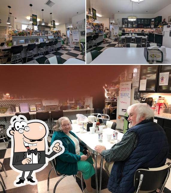 Check out how Rudy's Encore Deli looks inside