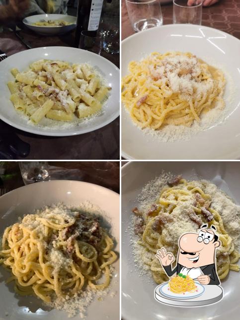 Spaghetti alla carbonara al Dar Moschino