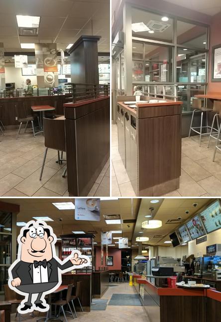 L'intérieur de Tim Hortons