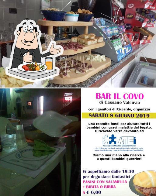 Bar Il Covo si caratterizza per la cibo e interni