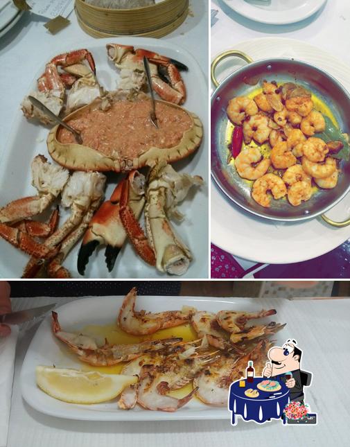 Order seafood at Zapata