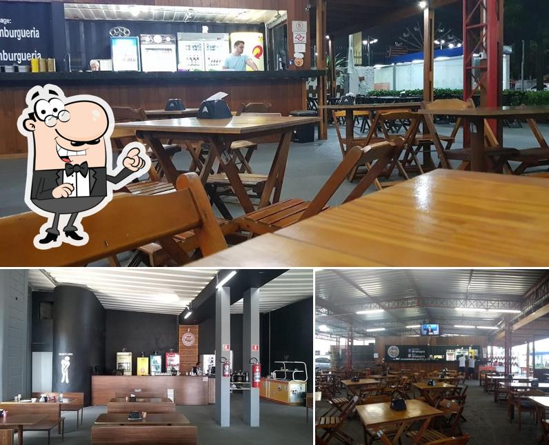 O interior do BBB STEAK & BURGUER