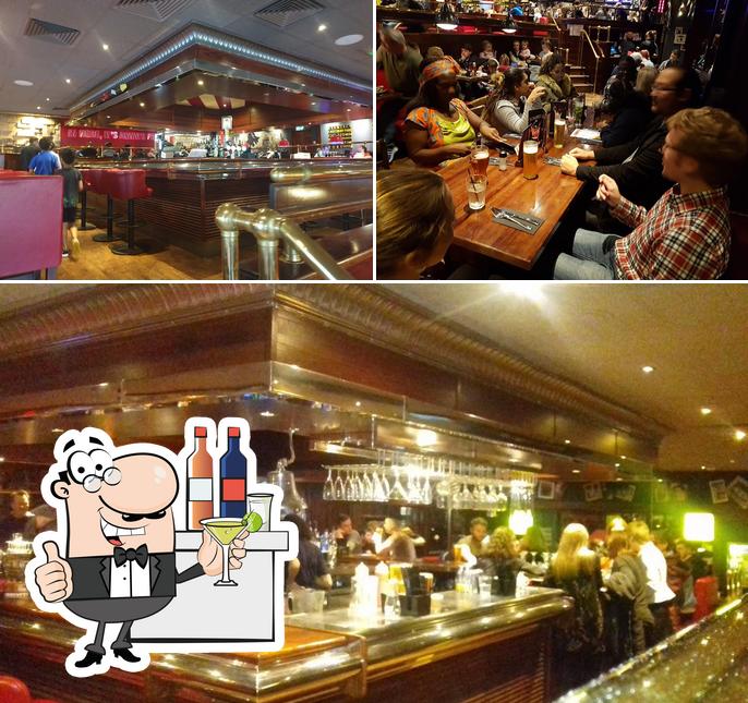 Look at the picture of TGI Fridays - Watford North