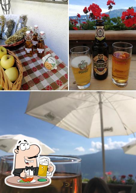 Puoi prenderti un rinfrescante bicchiere di birra chiara o scura