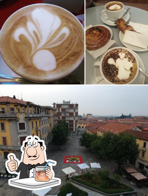 Questa è la foto che raffigura la bevanda e esterno di Caffè Maino