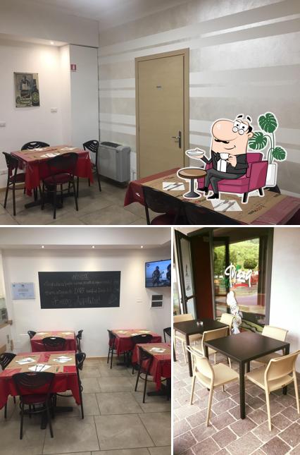 Dai un'occhiata agli interni di PIZZERIA STRAPIZZAMI_LAB