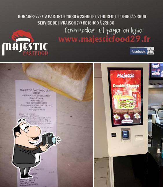 Voir cette image de majestic fast food