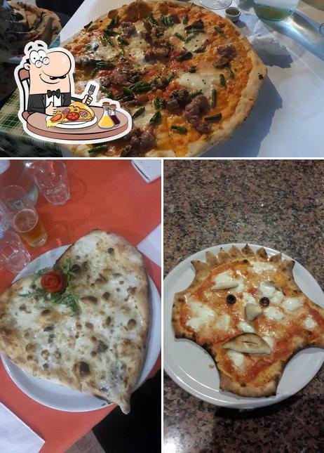 Prova una pizza a Trattoria La Grotta Farnese