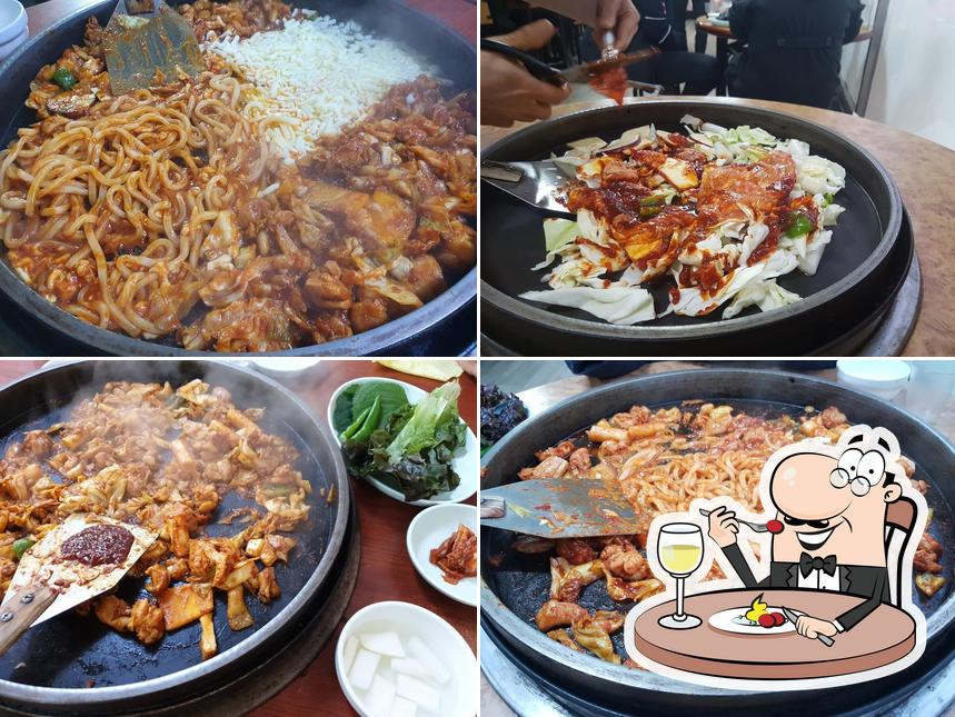 Food at 춘천왕닭갈비