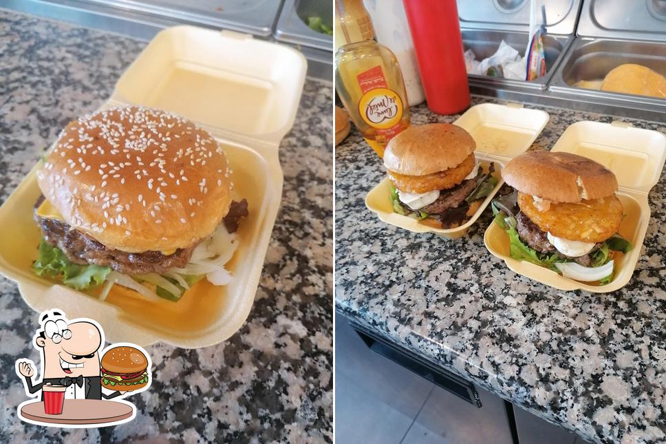 Commandez un hamburger à MB Burger