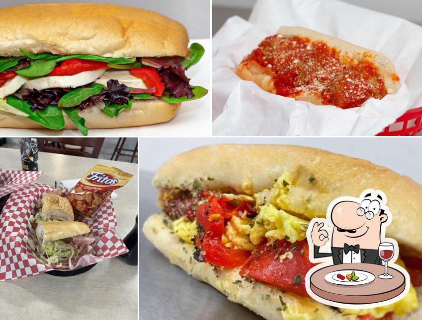 Еда в "Ozzie's Primo Subs Best Subs Corned Beef, Meatball, Pot Roast, Cubano in Chicagoland"