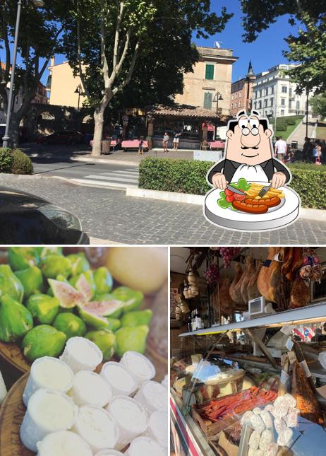 Paninoteca Lele si caratterizza per la cibo e esterno