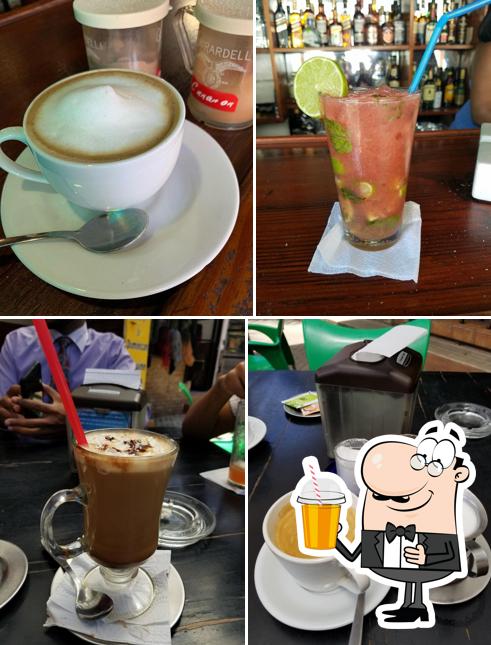 Cafe Cubano sirve una buena selección de bebidas