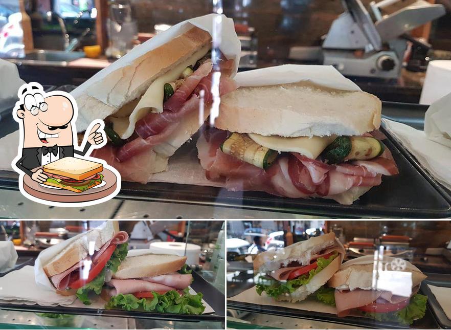 Ordina un panino a Scarlatti