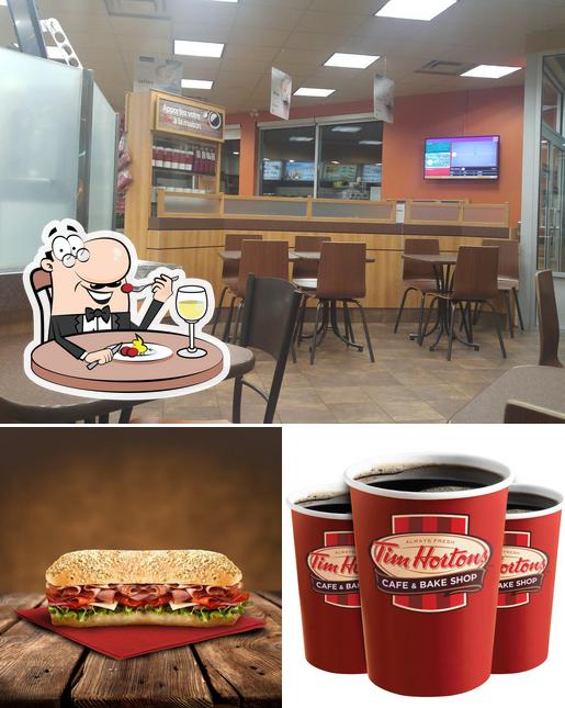 Voici la photo représentant la nourriture et intérieur sur Tim Hortons