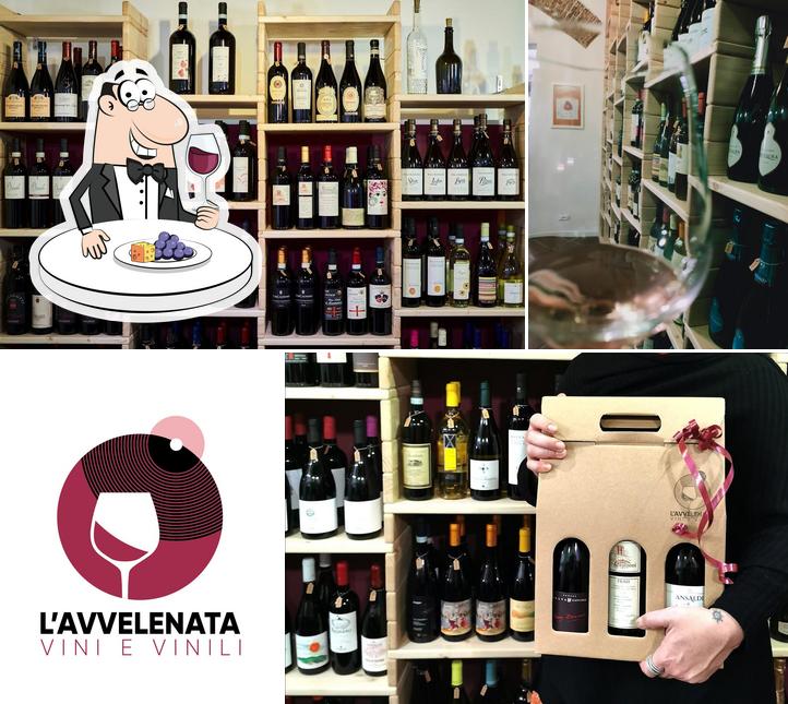 È gradevole godersi un bicchiere di vino a L'avvelenata - Vini e Vinili