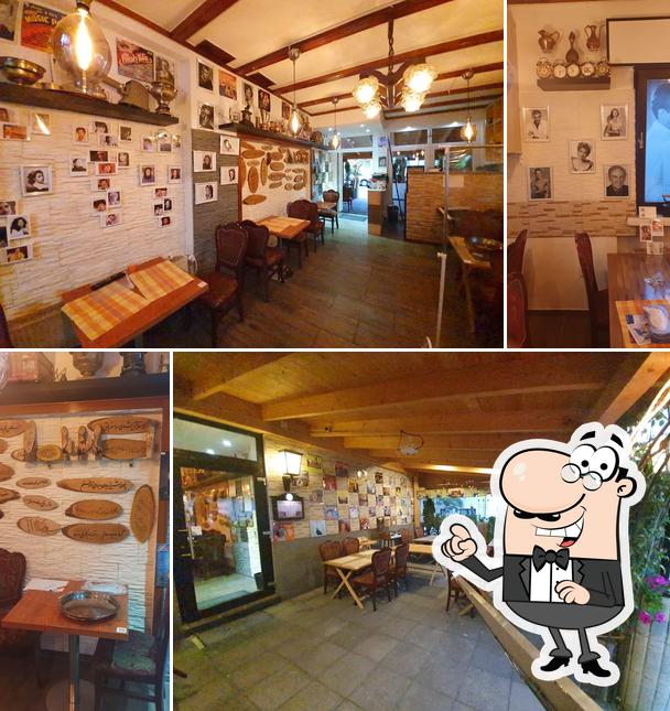 El interior de Casablanca Tapas Bar - رستوران پاتوق خاطره ها