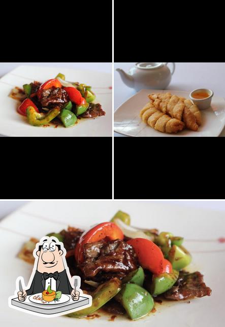 Еда в "Yang's Chinese Restaurant"